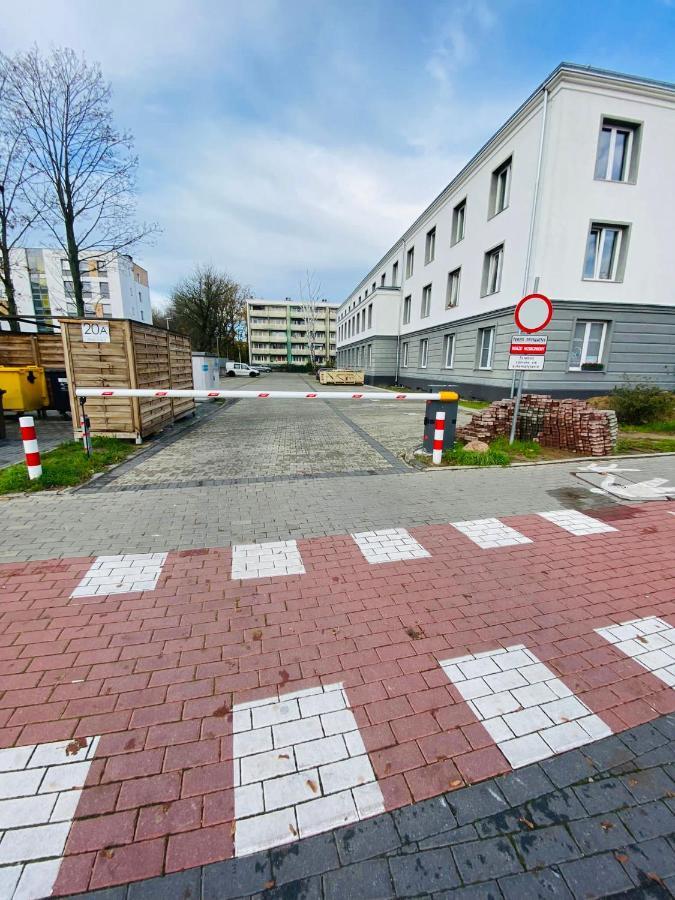 Apartament Walczaka 43 Miejsce Parkingowe กอร์ซุฟเวียลคอปอลสกี ภายนอก รูปภาพ